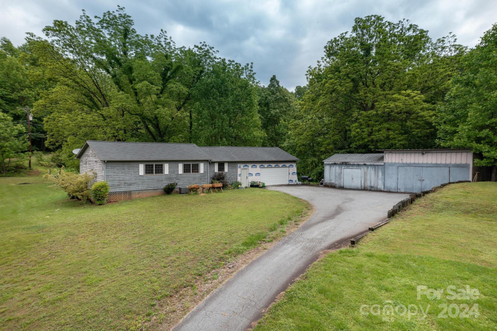 2029 Mulberry Creek Rd Lenoir, NC 28645