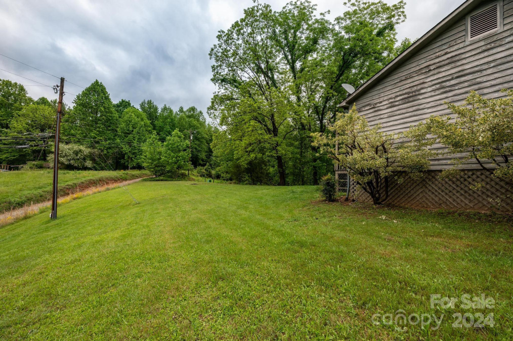 2029 Mulberry Creek Rd Lenoir, NC 28645