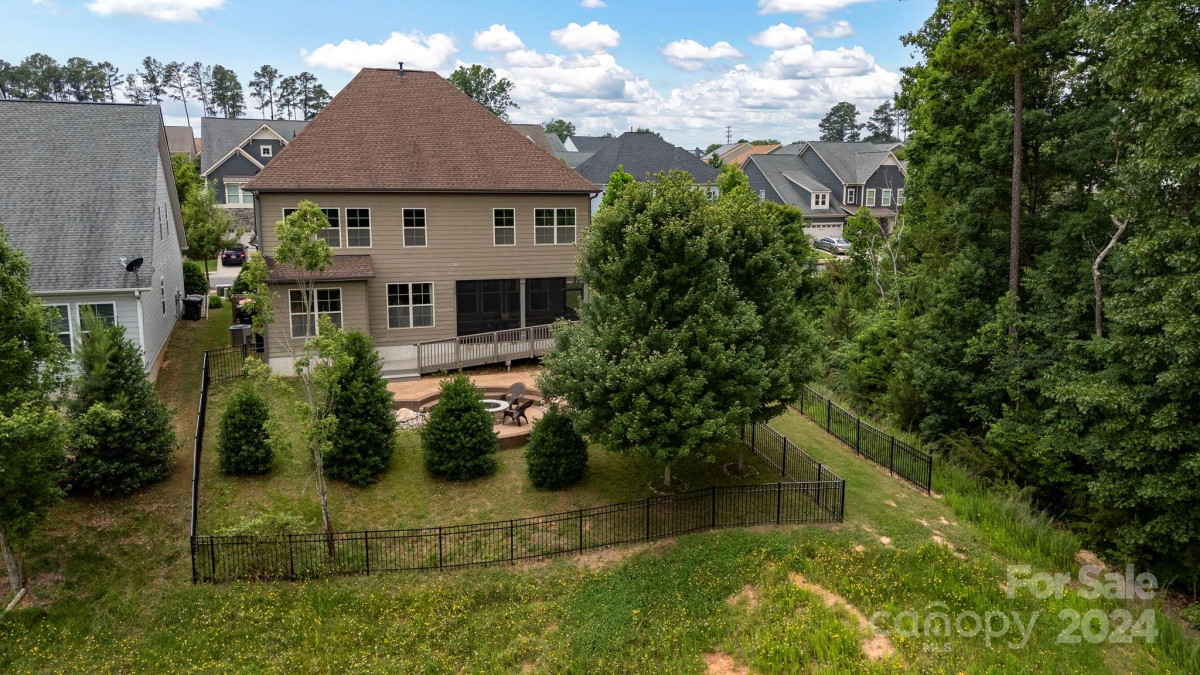 989 Emory Ln Fort Mill, SC 29708