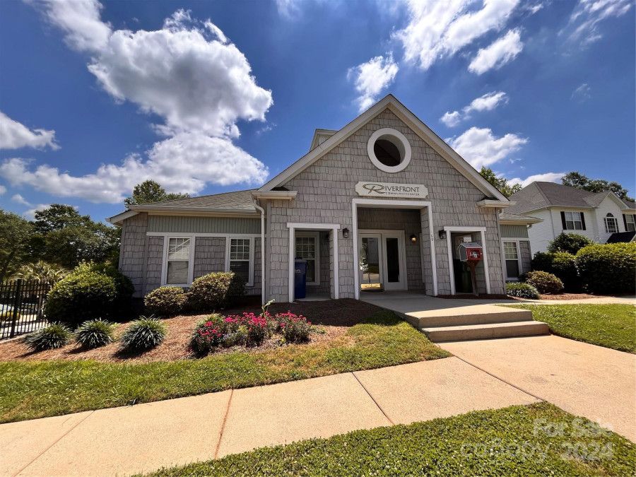 264 Riverfront Pw Mount Holly, NC 28120