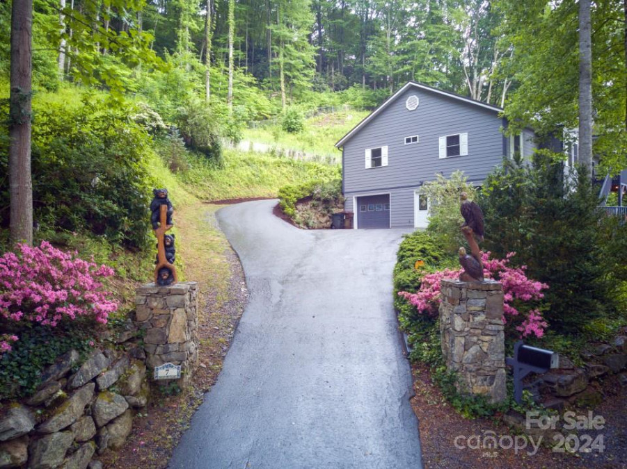 7 Higel Ln Maggie Valley, NC 28751