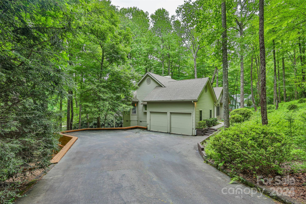 88 Mossy Rock Rd Sapphire, NC 28774