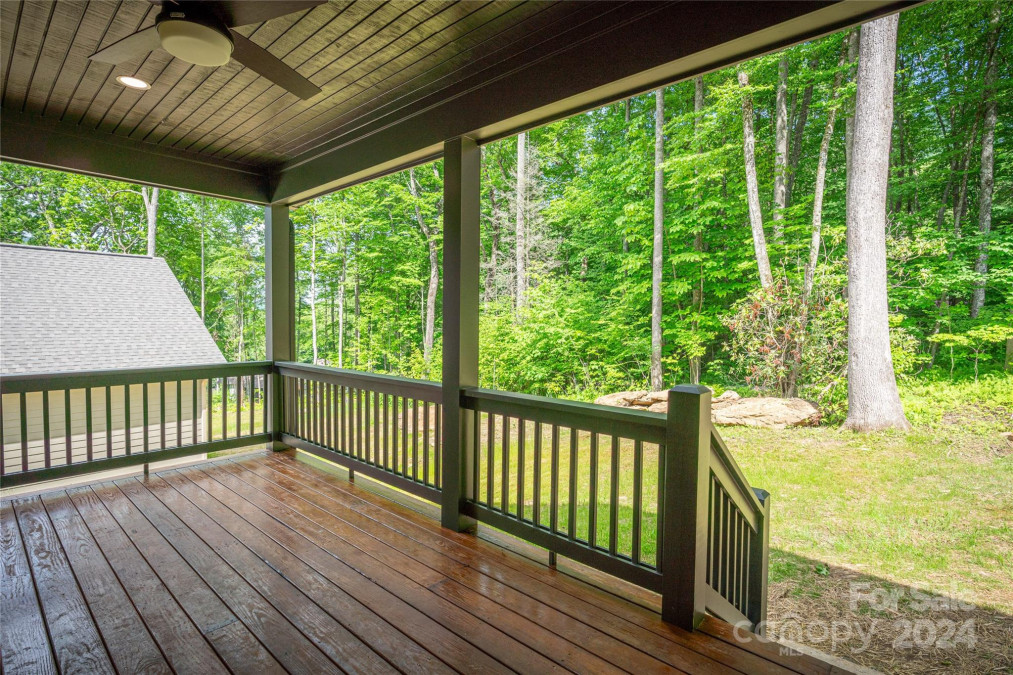 585 Twinbrook Ln Maggie Valley, NC 28751