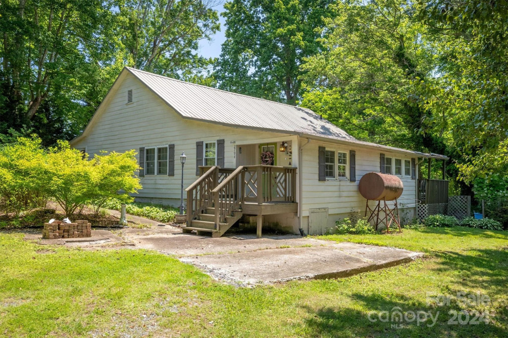 2794 Us 64 Hw Morganton, NC 28655