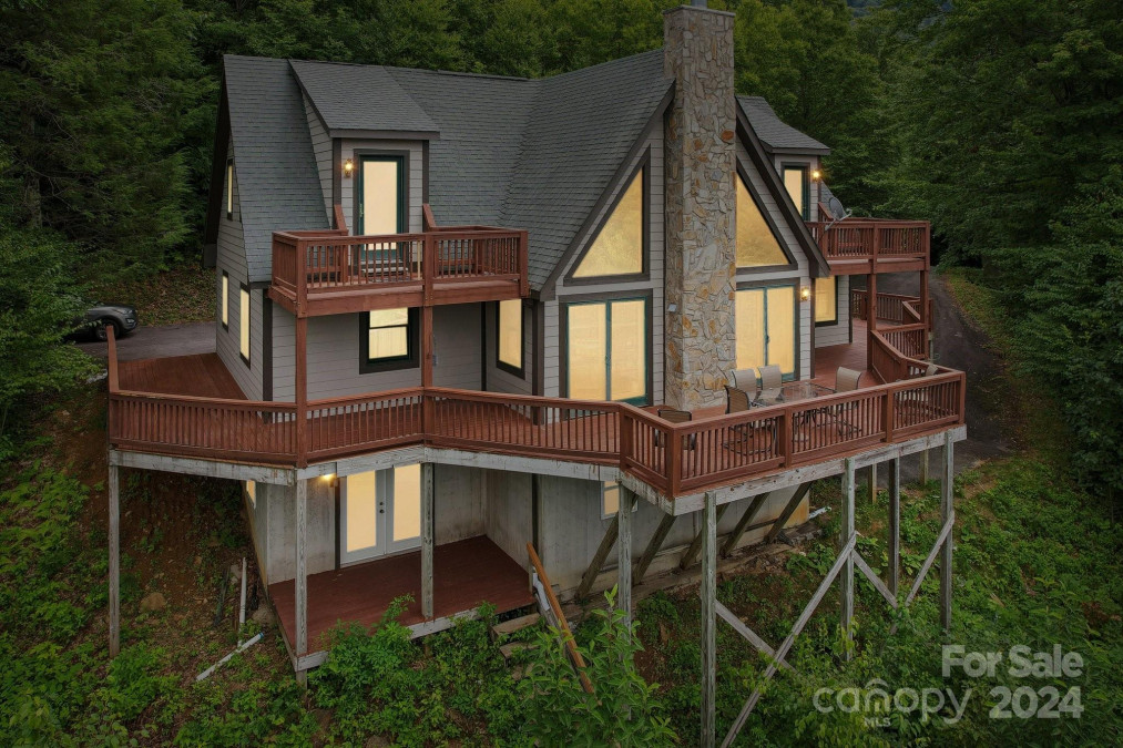 101 Falcon Crest Loop Maggie Valley, NC 28751