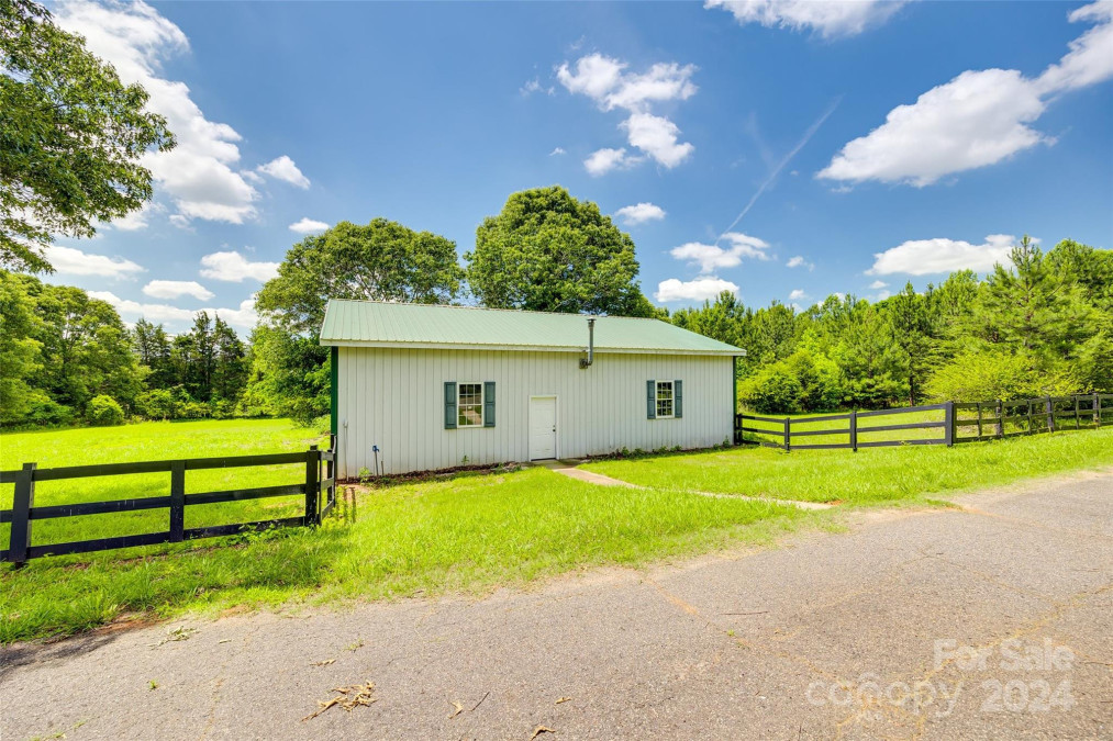 239 Leona Ln Troutman, NC 28166