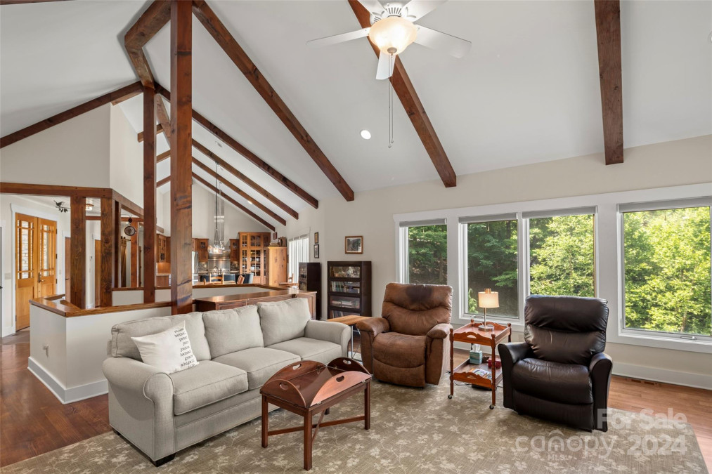 235 Deerwood Dr Lake Lure, NC 28746