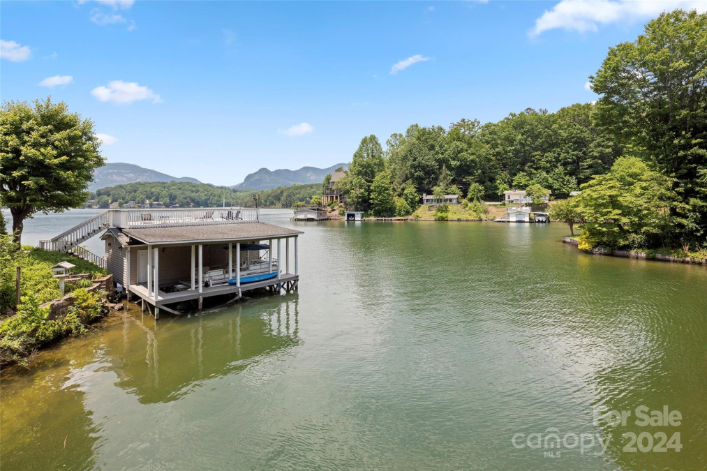 235 Deerwood Dr Lake Lure, NC 28746