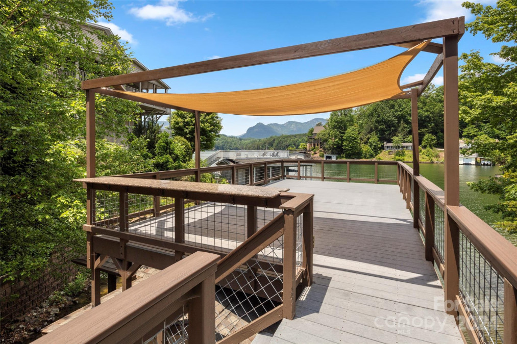 235 Deerwood Dr Lake Lure, NC 28746