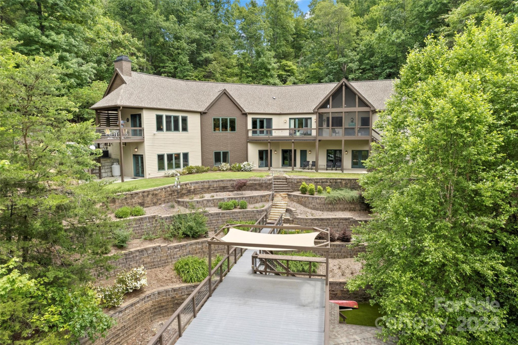 235 Deerwood Dr Lake Lure, NC 28746