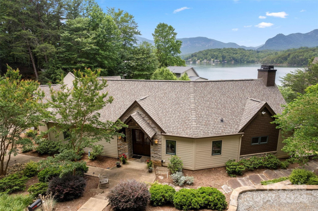 235 Deerwood Dr Lake Lure, NC 28746