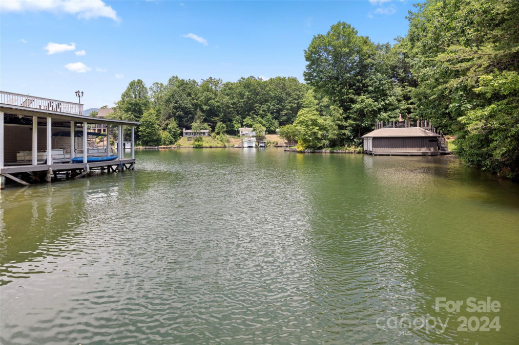 235 Deerwood Dr Lake Lure, NC 28746