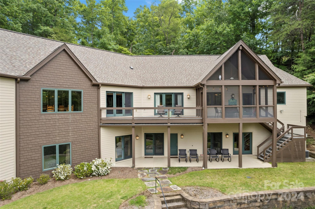 235 Deerwood Dr Lake Lure, NC 28746