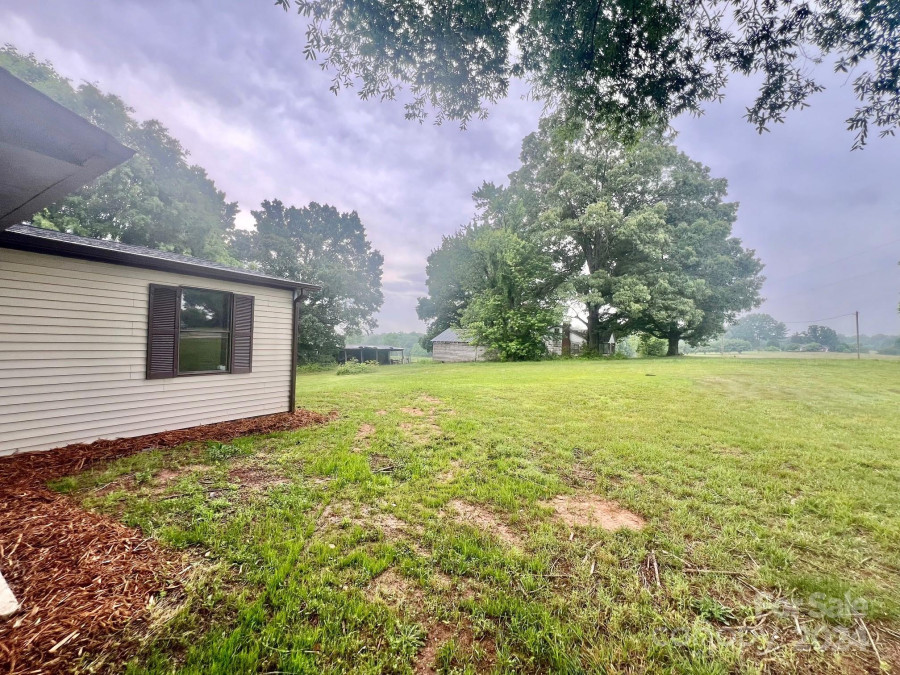 3164 Cheatham Ford Rd Hiddenite, NC 28636