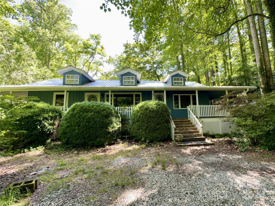 61 Lamar Ln Franklin, NC 28734