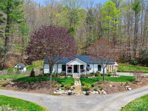 2888 Double Island Rd Green Mountain, NC 28740