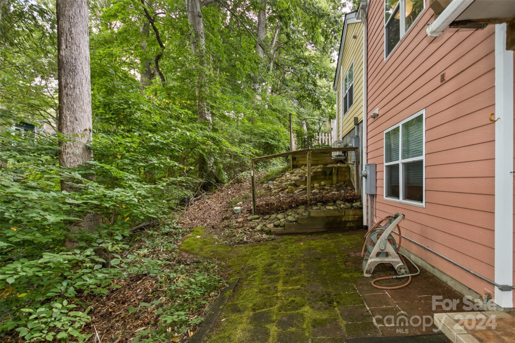 43 Vermont Ct Asheville, NC 28806