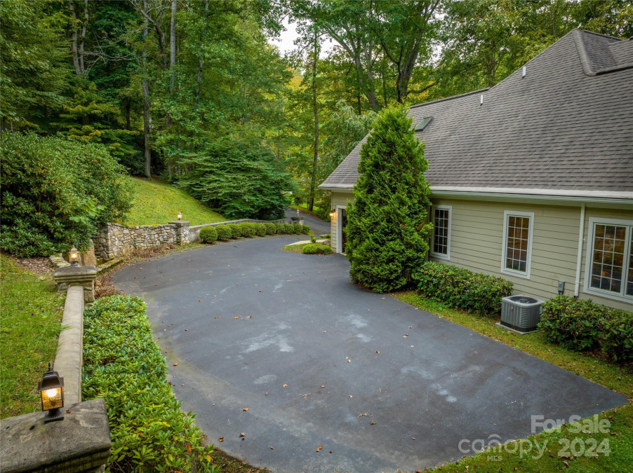 165 Sanctuary Dr Waynesville, NC 28786