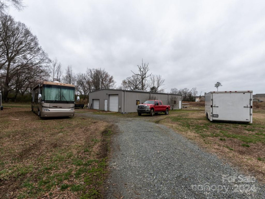 12560 Highway 601 Hw Midland, NC 28107