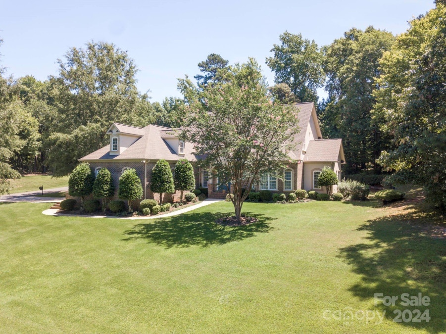 8005 Bridger Point Waxhaw, NC 28173