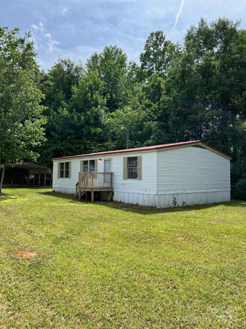 137 Rainbow Ln Jonesville, SC 29353