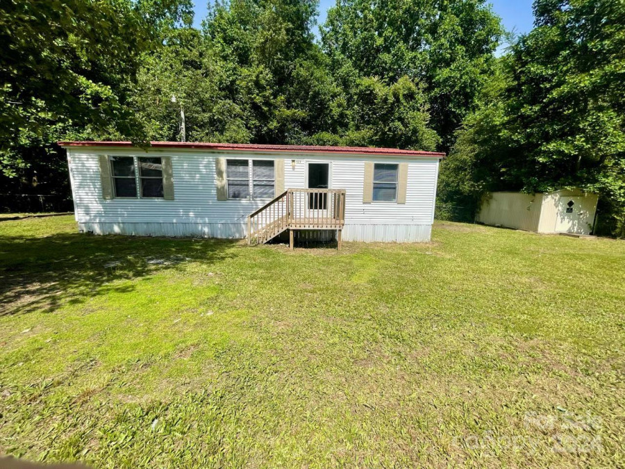 137 Rainbow Ln Jonesville, SC 29353