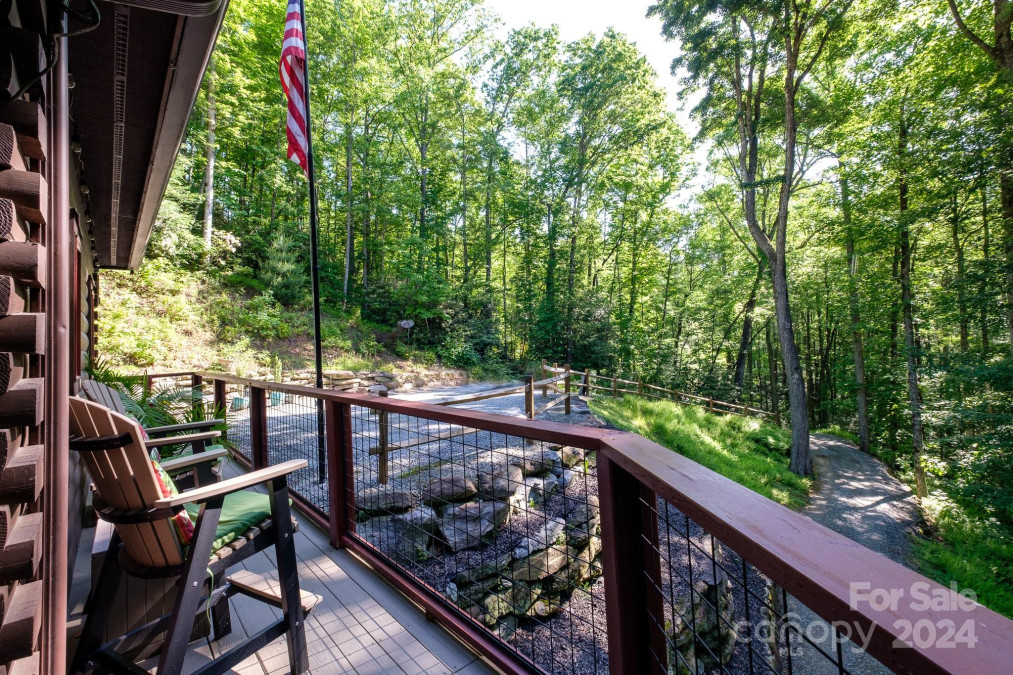 65 Twisted Tree Ln Brevard, NC 28712