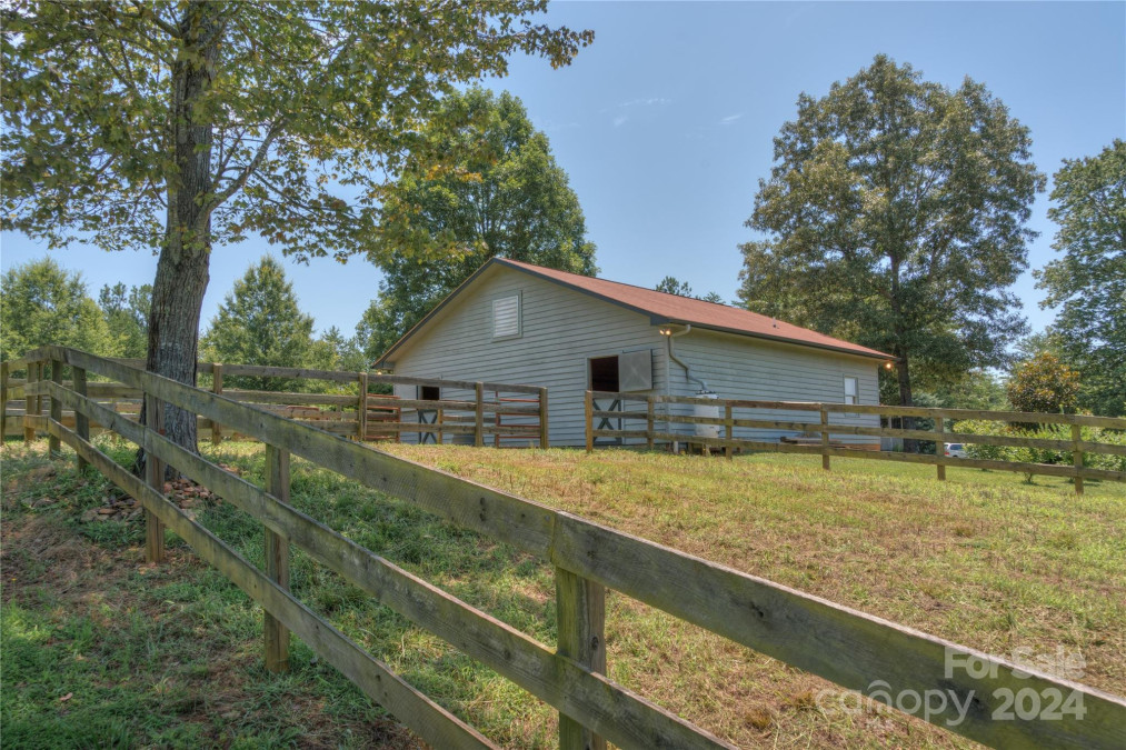 711 Meadow Crest Rd Tryon, NC 28782