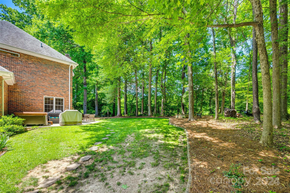 215 Ballard Ct Fort Mill, SC 29715