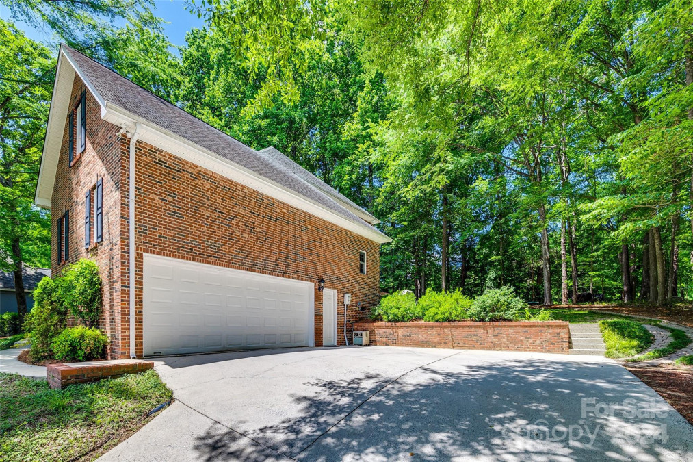 215 Ballard Ct Fort Mill, SC 29715