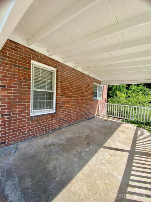 239 Anderson St Morganton, NC 28655