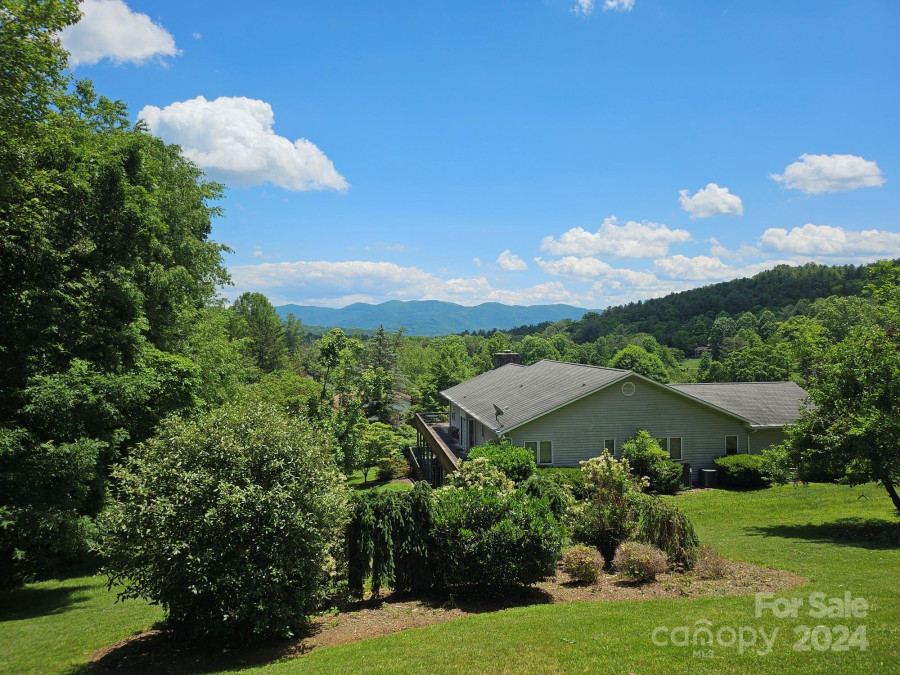 29 Mark Twain Rd Asheville, NC 28805