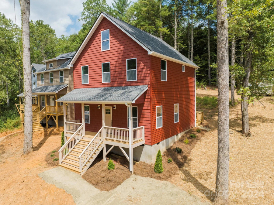 129 Owenby Ln Black Mountain, NC 28711