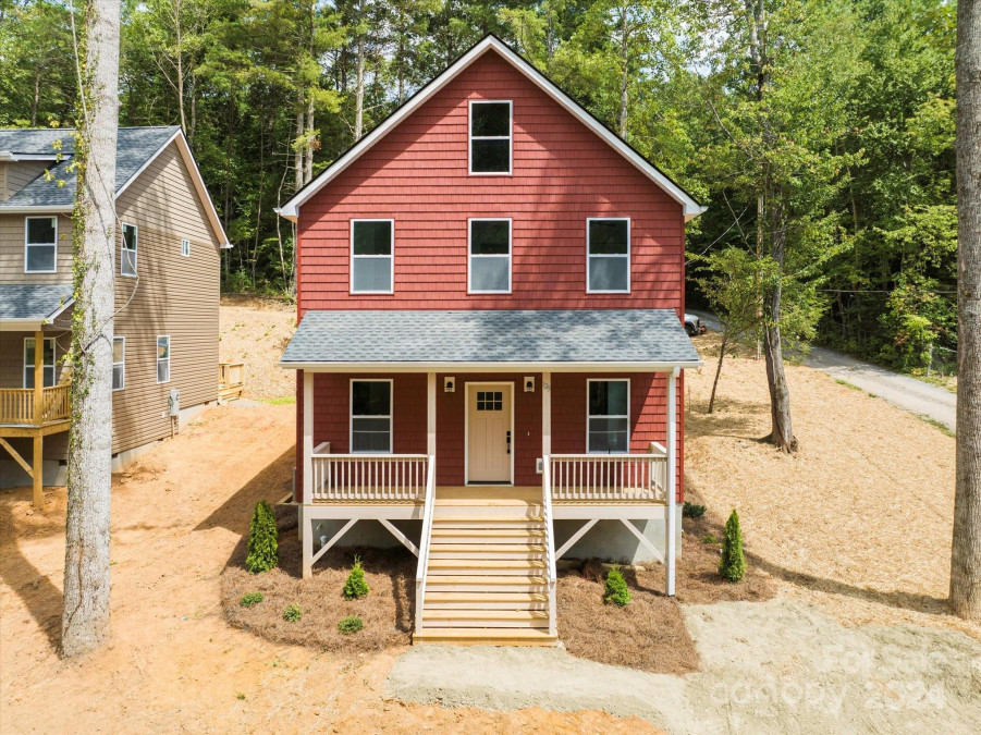 129 Owenby Ln Black Mountain, NC 28711