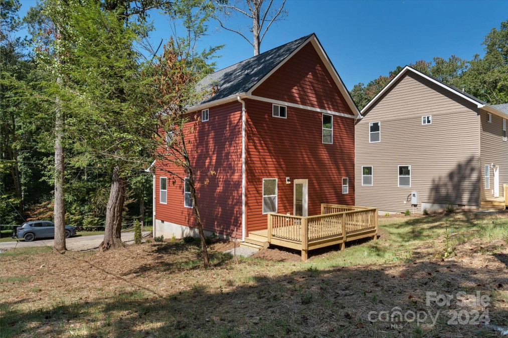 129 Owenby Ln Black Mountain, NC 28711