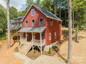 129 Owenby Ln Black Mountain, NC 28711