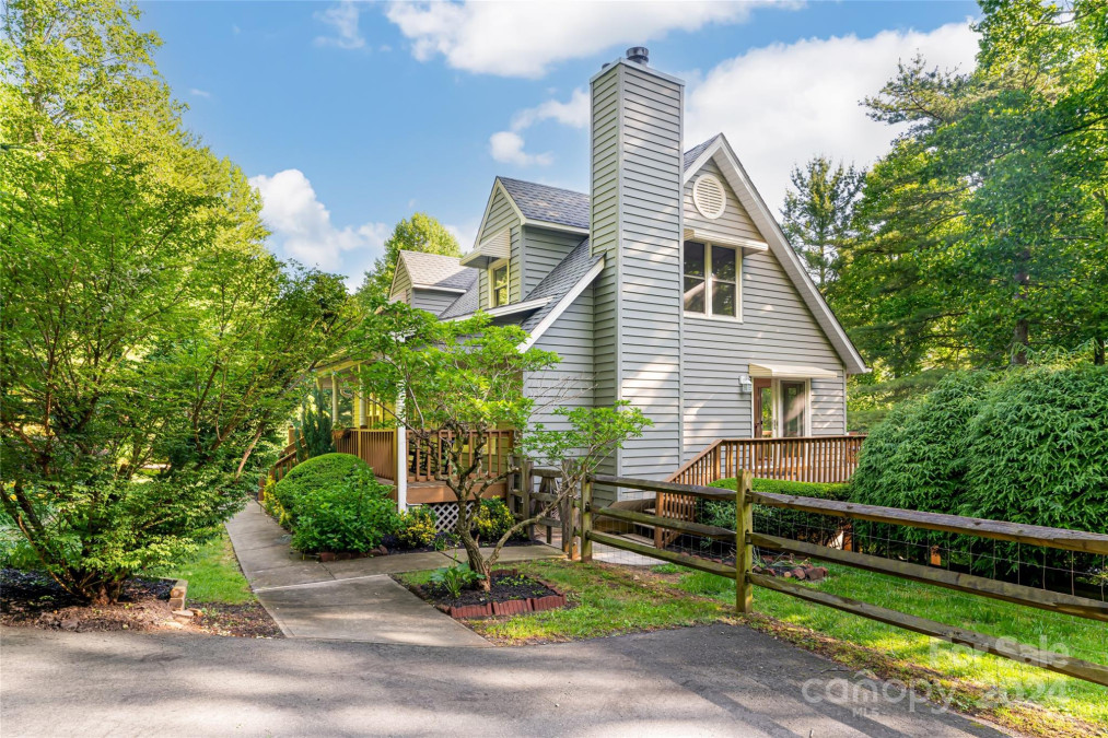 38 Amber Ln Asheville, NC 28803