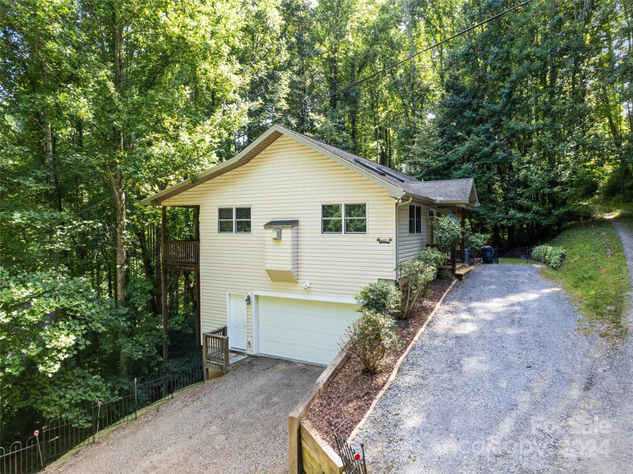 7 Eldorado Trl Waynesville, NC 28786