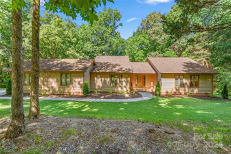 9520 Squirrel Hollow Ln Charlotte, NC 28270