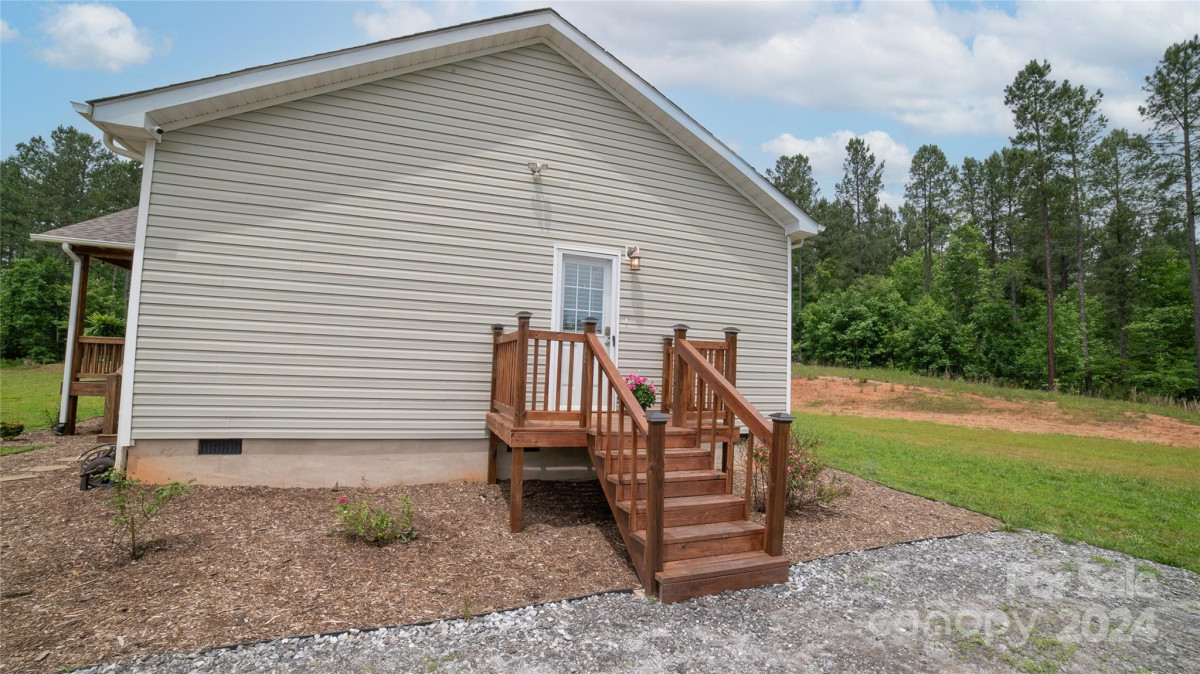 1696 Antioch Rd Morganton, NC 28655