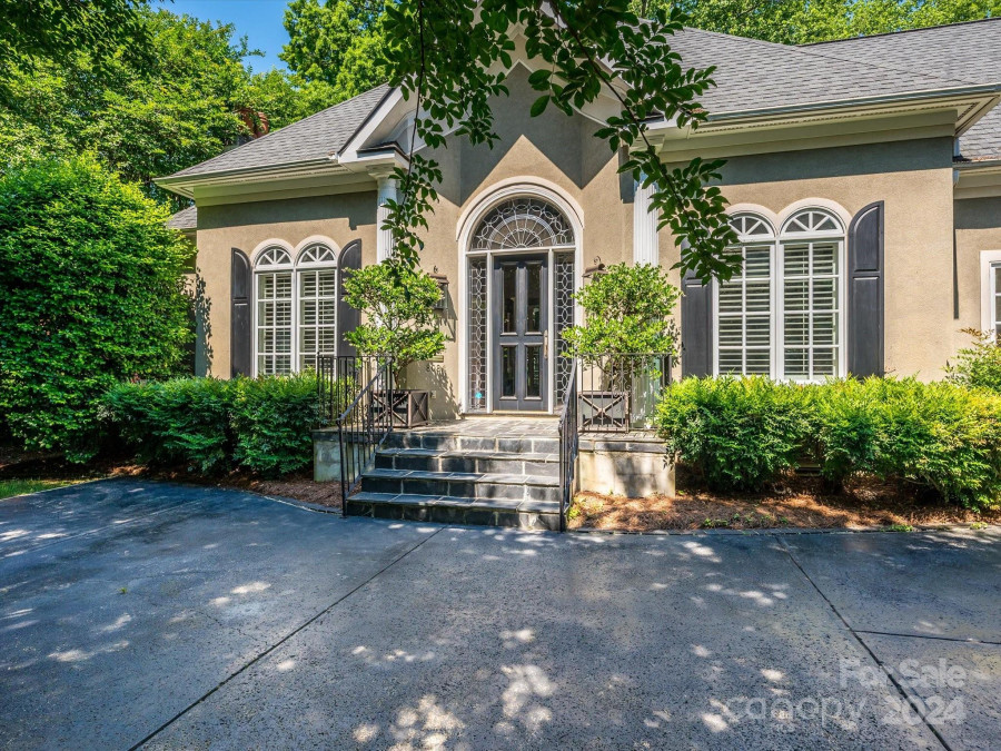 808 Hungerford Pl Charlotte, NC 28207