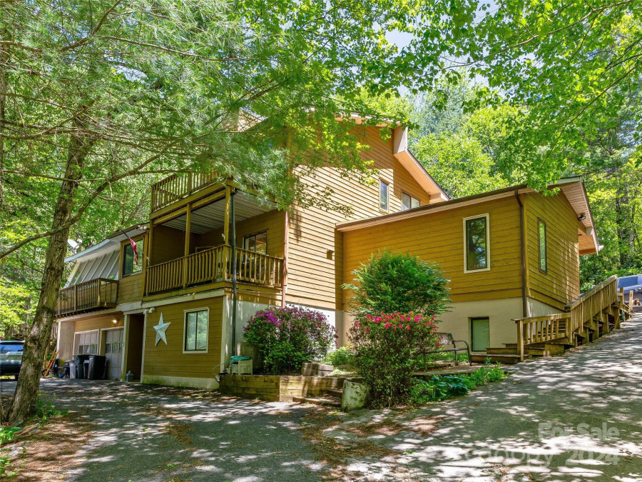 117 Silver Fox Ln Pisgah Forest, NC 28768