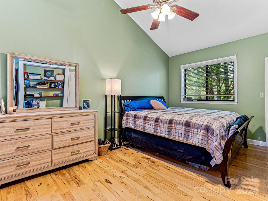 117 Silver Fox Ln Pisgah Forest, NC 28768