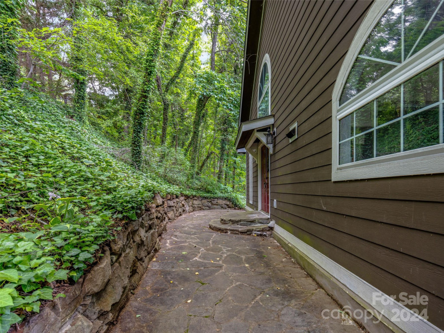 13 Cogswood Rd Asheville, NC 28804