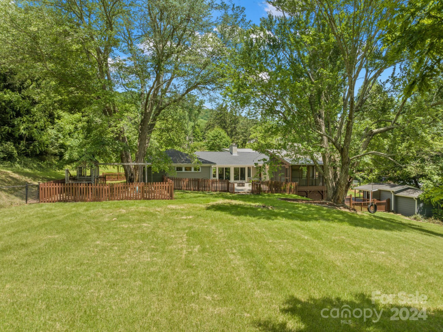 228 Midland Dr Asheville, NC 28804