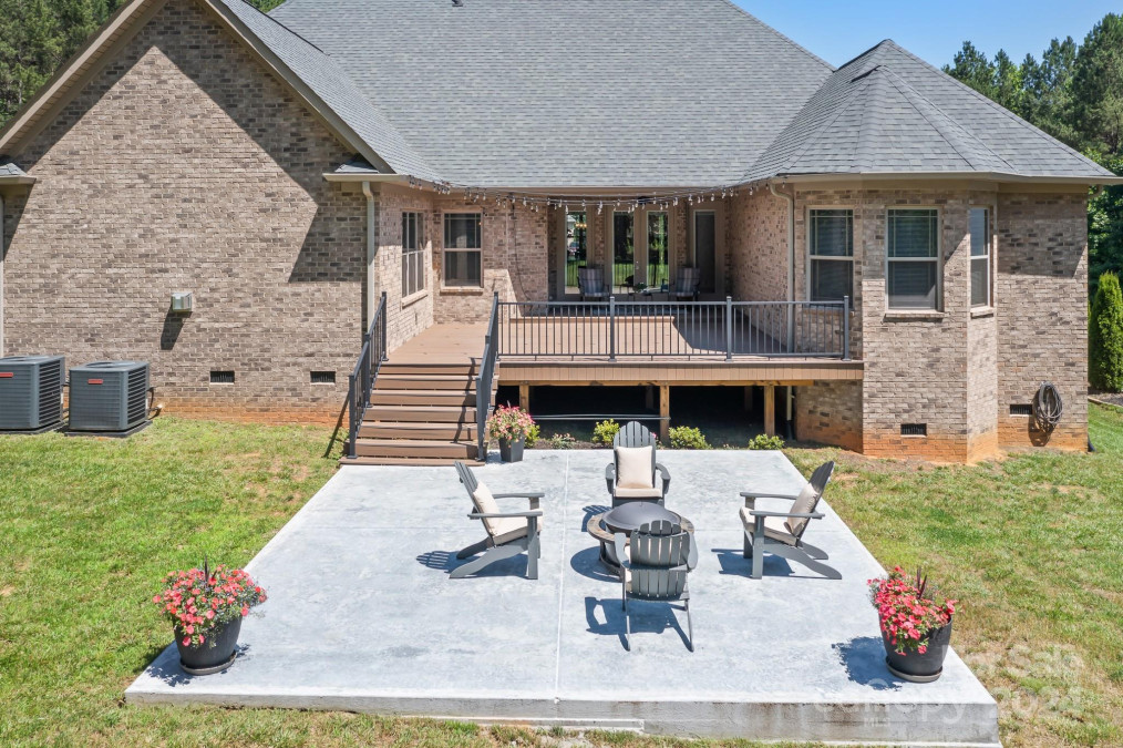 165 Crooked Branch Way Troutman, NC 28166