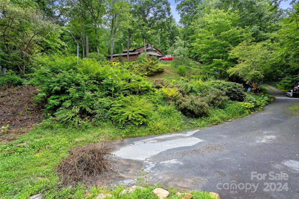 111 Ballantree Dr Asheville, NC 28803