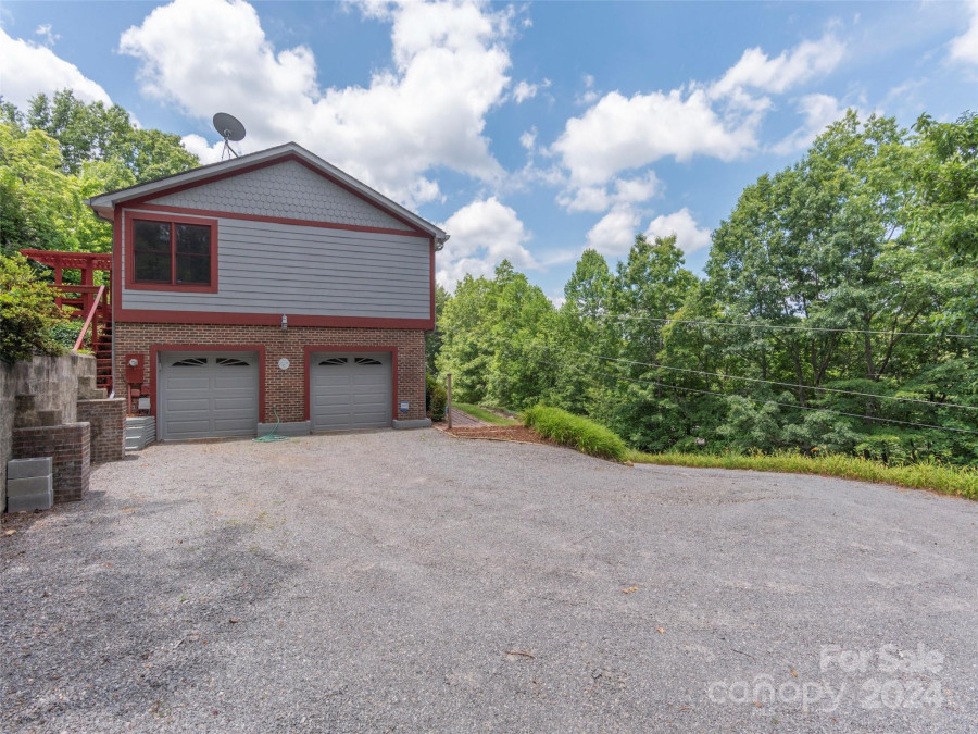 5 Sourwood Ridge Rd Black Mountain, NC 28711