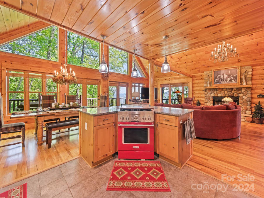 83 Sedi Trl Maggie Valley, NC 28751