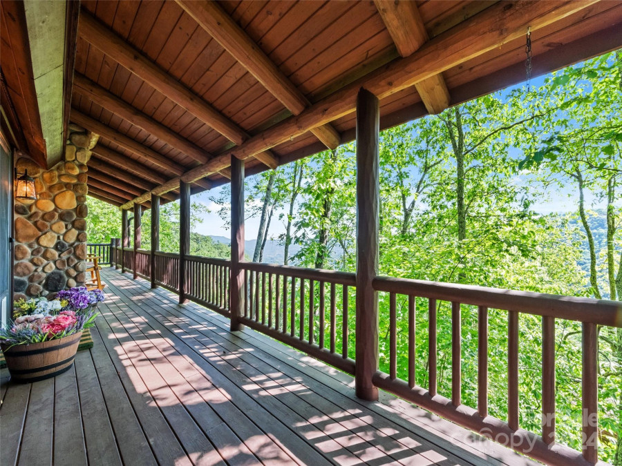 83 Sedi Trl Maggie Valley, NC 28751